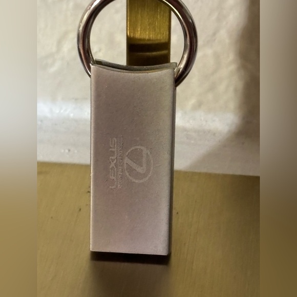 Lexus Silver Key Holder - Picture 5 of 13